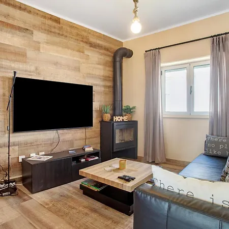Away From Apartamento Peniche